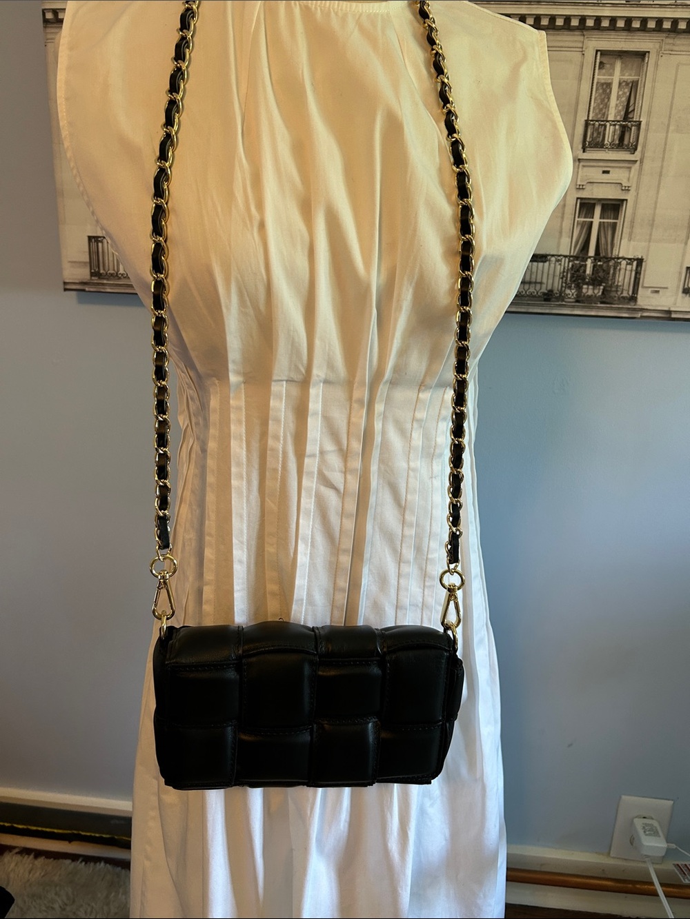 Vera Pelle Black Quilted Padded Crossbody with Gold Chain